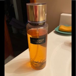 Coconut Passion Spray (Victoria’s Secret)